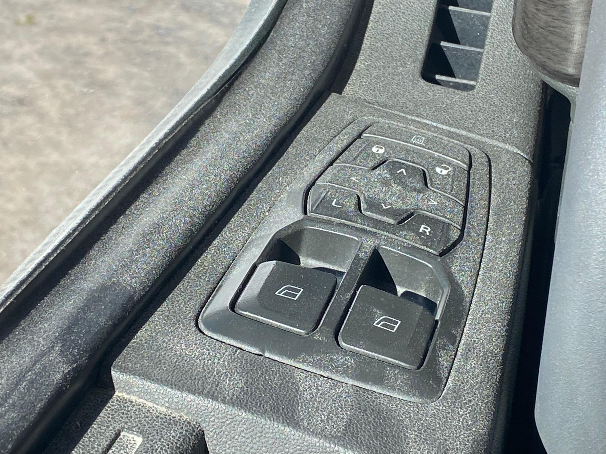 2021 VOLVO VNL - Image 15